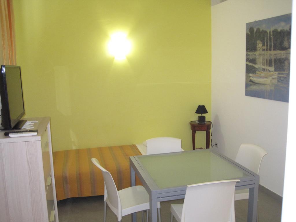 Colombo Apartments Сан Ремо Стая снимка