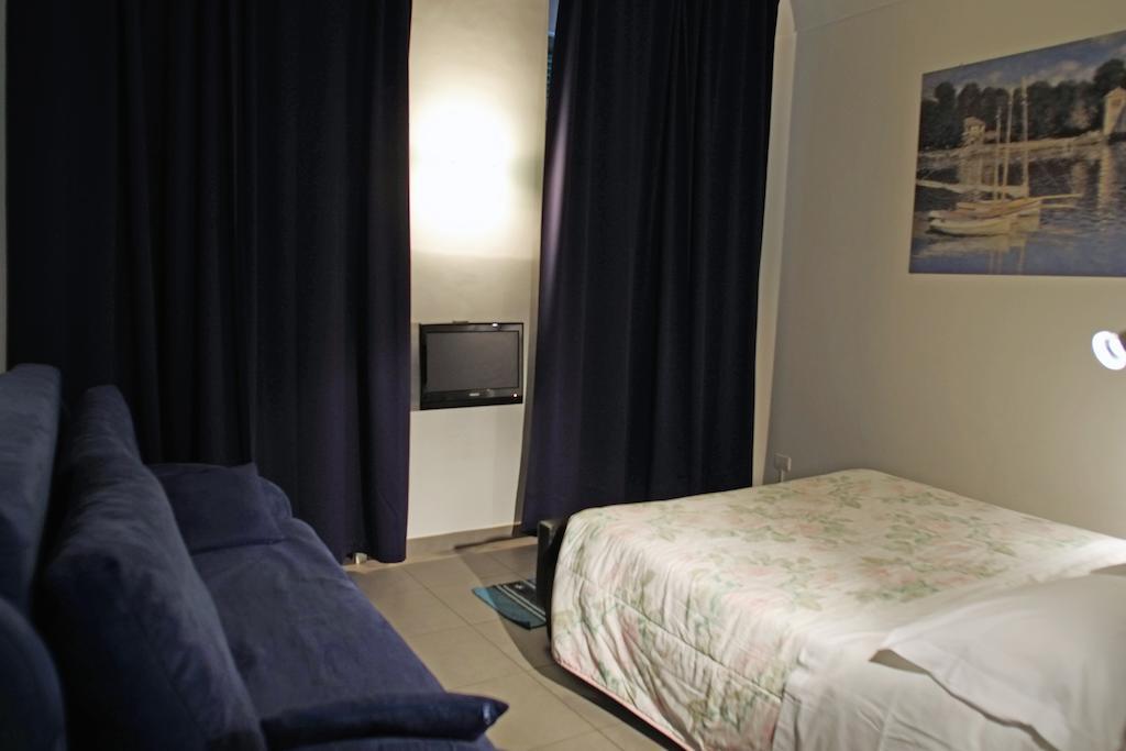 Colombo Apartments Сан Ремо Стая снимка